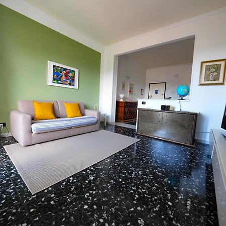 Appartamento Con Parcheggio Vicino Alla Stazione E Centro La Spezia Eksteriør bilde